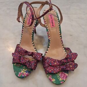 Betsey Johnson Sweetie Sandals Sz 9.5 Green Pink Floral Bow Stiletto Heels Party